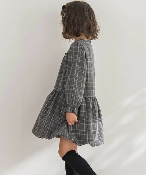 BeBe Petits Pois Vert / ベベ プチ ポワ ヴェール ミニ丈・ひざ丈ワンピース | 【店舗限定】チェックバルーン長袖ワンピース(95~150cm) | 詳細3