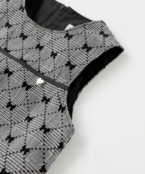 BeBe Petits Pois Vert / ベベ プチ ポワ ヴェール ミニ・ひざ丈スカート | 【店舗限定】【お揃い】リボンプリントチェックジャンパースカート(95~150cm) | 詳細9