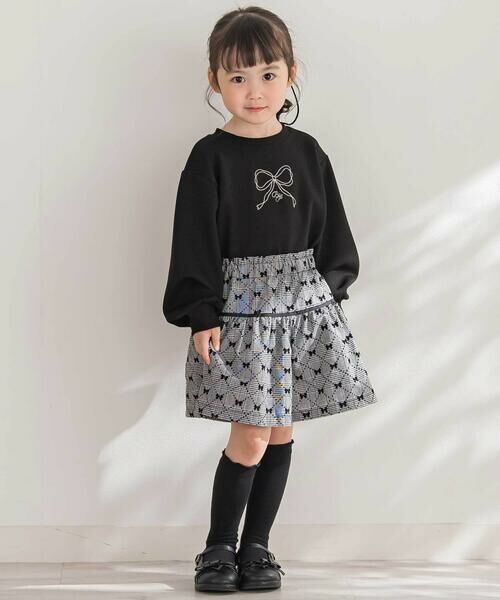 BeBe Petits Pois Vert / ベベ プチ ポワ ヴェール スウェット | 【店舗限定】ポンチ裾フリルリボン刺しゅうトレーナー(95~150cm) | 詳細4