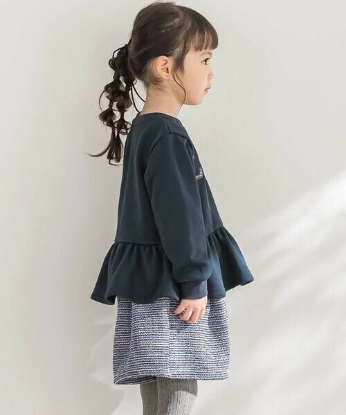 BeBe Petits Pois Vert / ベベ プチ ポワ ヴェール スウェット | 【店舗限定】ツイードパッチワーク刺しゅうペプラムトレーナー(95~160cm) | 詳細3