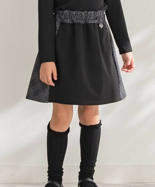 BeBe Petits Pois Vert/ベベ プチ ポワ ヴェール 【店舗限定】【お揃い】チェックジャガード切り替えスカート(100~150cm) ブラック系 110cm BeBe Petits Pois Vert/ベベ プチ ポワ ヴェール 【店舗限定】【お揃い】チェックジャガード切り替えスカート(100~150cm) ブラック系 110cm