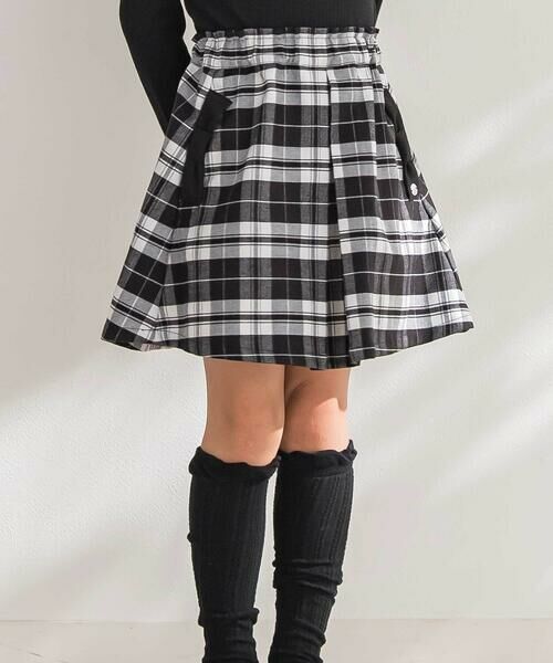 BeBe Petits Pois Vert/ベベ プチ ポワ ヴェール 【店舗限定】【お揃い】センタータックチェックスカート(95~150cm) ブラック系 120cm BeBe Petits Pois Vert/ベベ プチ ポワ ヴェール 【店舗限定】【お揃い】センタータックチェックスカート(95~150cm) ブラック系 120cm