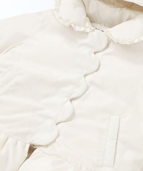 BeBe Petits Pois Vert / ベベ プチ ポワ ヴェール その他アウター | フリル襟スカラップタフタダウンコート(95~160cm) | 詳細11