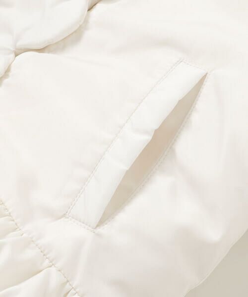 BeBe Petits Pois Vert / ベベ プチ ポワ ヴェール その他アウター | フリル襟スカラップタフタダウンコート(95~160cm) | 詳細12