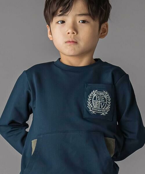 BeBe Petits Pois Vert / ベベ プチ ポワ ヴェール スウェット | エンブレム刺しゅう裏毛トレーナー(95~150cm) | 詳細2