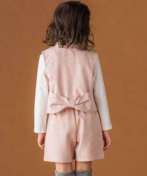 BeBe Petits Pois Vert / ベベ プチ ポワ ヴェール その他トップス | 【店舗限定】型押し花柄ベスト+ショートパンツセットアップ(95~150cm) | 詳細2