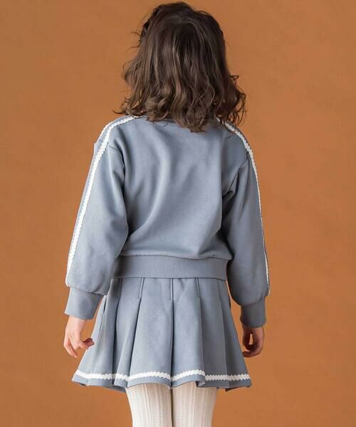 BeBe Petits Pois Vert / ベベ プチ ポワ ヴェール スウェット | 【店舗限定】【お揃い】裏毛袖ラインレーストレーナー(95~150cm) | 詳細4