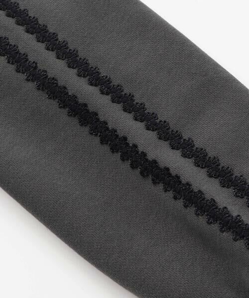 BeBe Petits Pois Vert / ベベ プチ ポワ ヴェール スウェット | 【店舗限定】【お揃い】裏毛袖ラインレーストレーナー(95~150cm) | 詳細19