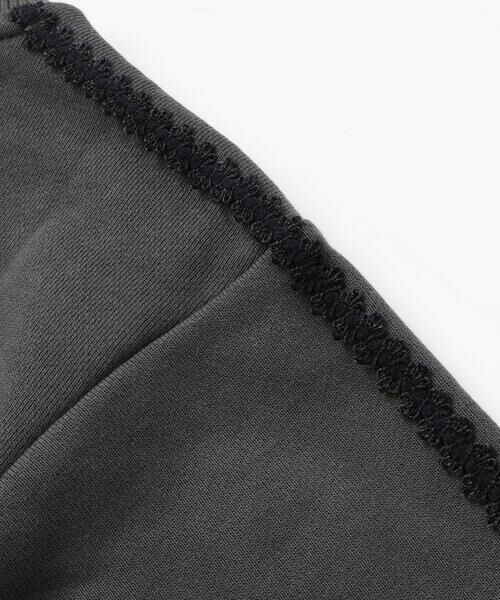 BeBe Petits Pois Vert / ベベ プチ ポワ ヴェール スウェット | 【店舗限定】【お揃い】裏毛袖ラインレーストレーナー(95~150cm) | 詳細18