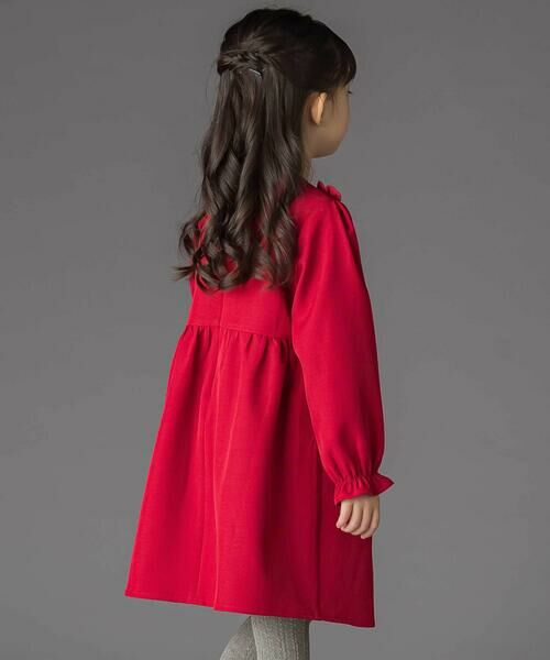 BeBe Petits Pois Vert / ベベ プチ ポワ ヴェール ミニ丈・ひざ丈ワンピース | 立体花モチーフ斜めタックワンピース(95~150cm) | 詳細2