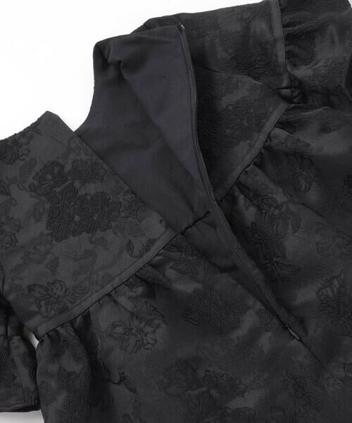 BeBe Petits Pois Vert / ベベ プチ ポワ ヴェール ミニ丈・ひざ丈ワンピース | 【お揃い】花刺しゅうジャガードワンピース+リブタートル2点セット(95~150cm) | 詳細9