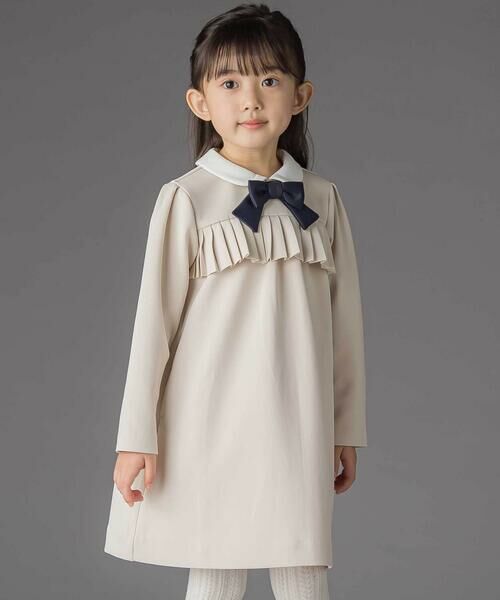 BeBe Petits Pois Vert/ベベ プチ ポワ ヴェール ポンチ胸プリーツ長袖ワンピース(95~150cm) オフホワイト 120cm