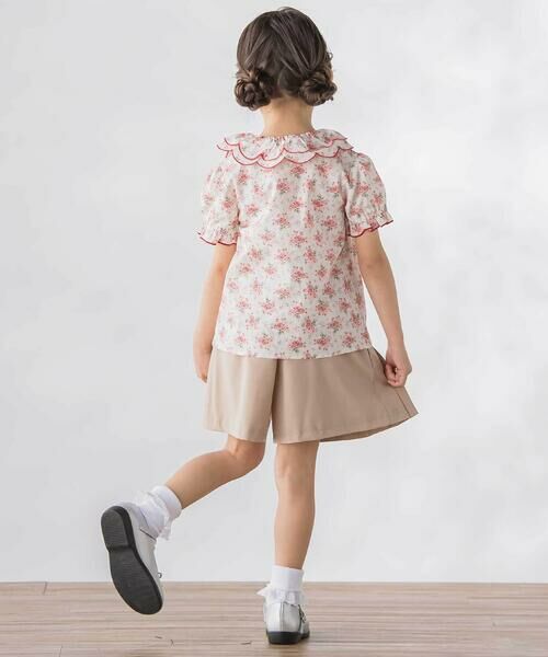 BeBe Petits Pois Vert / ベベ プチ ポワ ヴェール シャツ・ブラウス | バラ柄スカラップ襟半袖ブラウス(95~150cm) | 詳細2