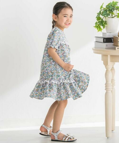 BeBe Petits Pois Vert / ベベ プチ ポワ ヴェール ミニ丈・ひざ丈ワンピース | 花刺しゅう＋花プリントワンピース(95~150cm) | 詳細2