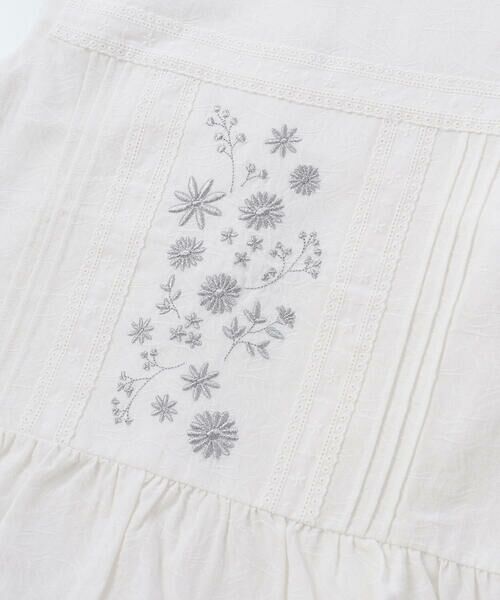 BeBe Petits Pois Vert / ベベ プチ ポワ ヴェール その他トップス | 刺しゅう入り花柄ブラウス＋キュロットセット(95~150cm) | 詳細4