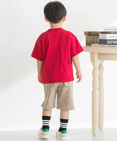 BeBe Petits Pois Vert / ベベ プチ ポワ ヴェール Tシャツ | ダイナミック斜め切り替えロゴTシャツ(95~150cm) | 詳細3