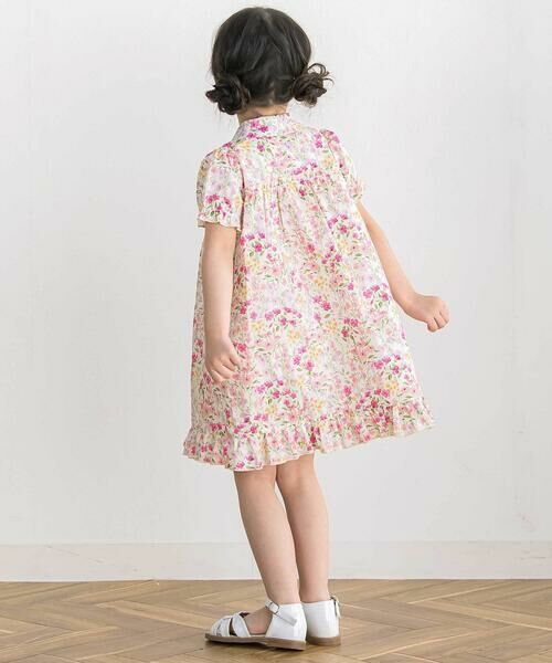 BeBe Petits Pois Vert / ベベ プチ ポワ ヴェール ミニ丈・ひざ丈ワンピース | 【店舗限定】フラワープリント半袖ギャザーワンピース(95〜150cm) | 詳細2
