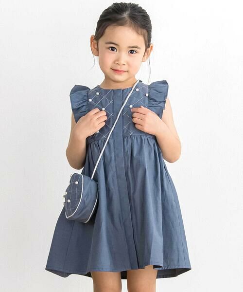 BeBe Petits Pois Vert / ベベ プチ ポワ ヴェール その他トップス | 【店舗限定】パール付きフリルショルダー ギャザーワンピース+ポシェットセット(95〜150cm)（ネイビー）