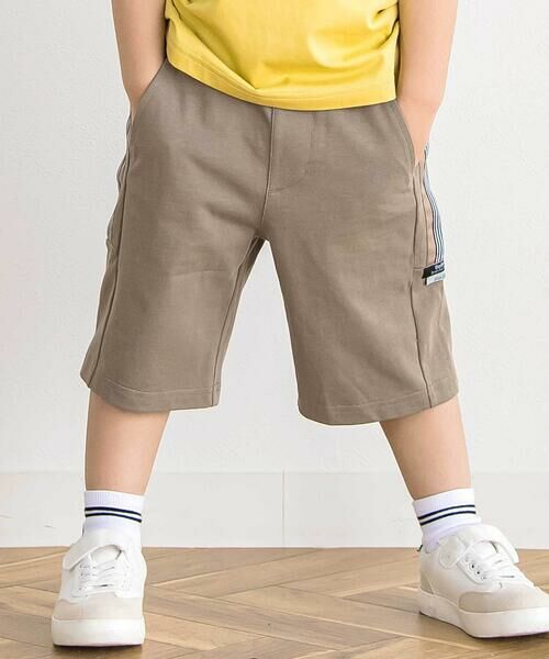 BeBe Petits Pois Vert / ベベ プチ ポワ ヴェール ショート・ハーフ・半端丈パンツ | 【店舗限定】サイドラインベーシック ハーフパンツ(95〜160cm)（ベージュ）