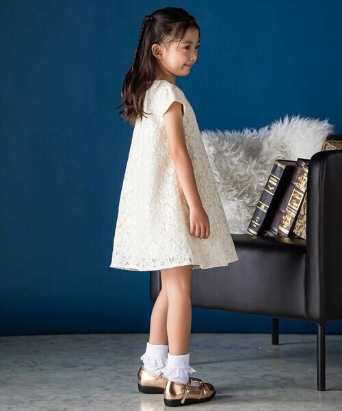 BeBe Petits Pois Vert / ベベ プチ ポワ ヴェール ミニ丈・ひざ丈ワンピース | フラワーレース刺しゅうワンピース(95~150cm) | 詳細3