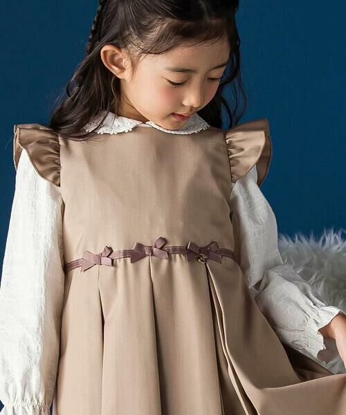 BeBe Petits Pois Vert / ベベ プチ ポワ ヴェール ミニ丈・ひざ丈ワンピース | フリル付きタックリボンポイントジャンパースカート(95~150cm) | 詳細2