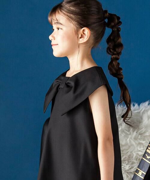 BeBe Petits Pois Vert / ベベ プチ ポワ ヴェール ミニ丈・ひざ丈ワンピース | フロントリボンタックジャンパースカート(95~160cm) | 詳細3