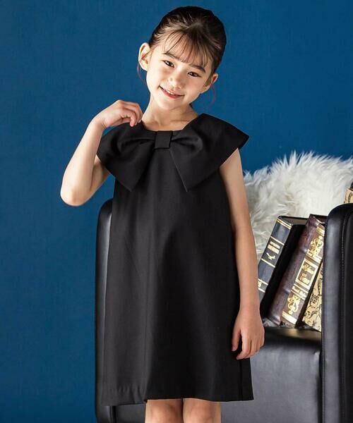 BeBe Petits Pois Vert / ベベ プチ ポワ ヴェール ミニ丈・ひざ丈ワンピース | フロントリボンタックジャンパースカート(95~160cm)(ブラック)