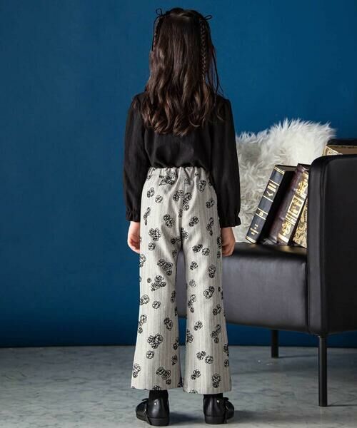 BeBe Petits Pois Vert / ベベ プチ ポワ ヴェール その他パンツ | ローズストライプフレアロングパンツ(95~150cm) | 詳細13