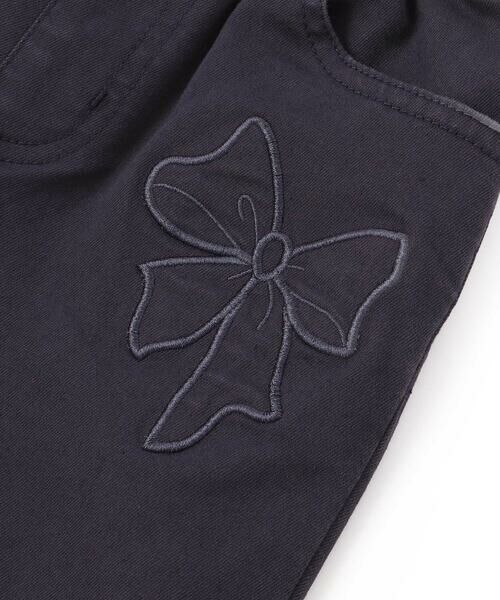 BeBe Petits Pois Vert / ベベ プチ ポワ ヴェール その他パンツ | 【店舗限定】リボン刺しゅうカラーデニムロングパンツ(95~160cm) | 詳細7