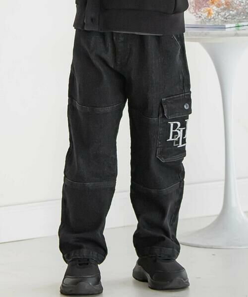 BeBe Petits Pois Vert / ベベ プチ ポワ ヴェール デニムパンツ | 【店舗限定】カーゴ刺しゅうストレッチデニムパンツ(95~160cm)(ブラック)