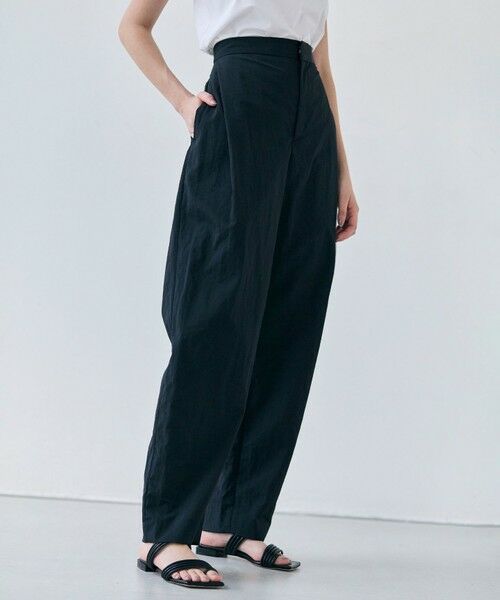 BEIGE, / ベイジ, その他パンツ | 【洗える】CROCUS / カービーシルエットタックパンツ | 詳細1