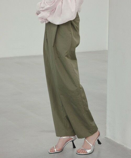 BEIGE, / ベイジ, その他パンツ | 【洗える】CROCUS / カービーシルエットタックパンツ | 詳細16