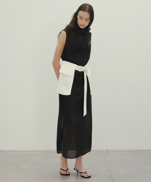 BEIGE, / ベイジ, ロング・マキシ丈ワンピース | 【洗える・吸水速乾・防シワ・eclat 7・8月号掲載】LIATRIS / オフタートルノースリーブワンピース | 詳細13