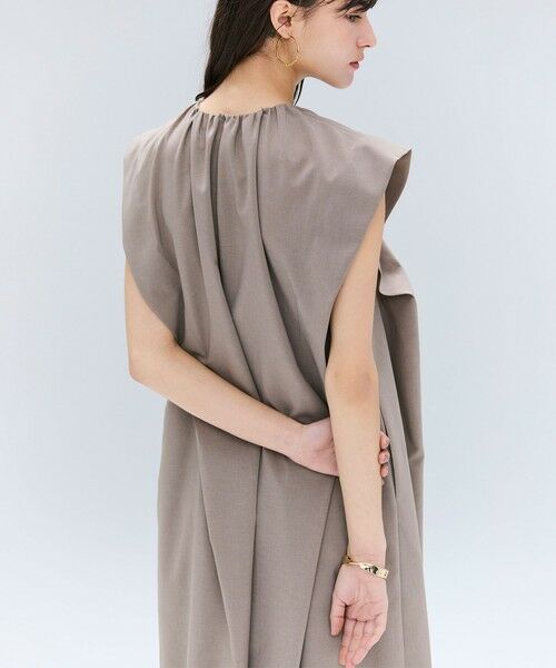 BEIGE, / ベイジ, ロング・マキシ丈ワンピース | 【洗える/接触冷感/速乾/UVケア対応】BATEAU / フレンチスリーブAラインタックワンピース | 詳細3