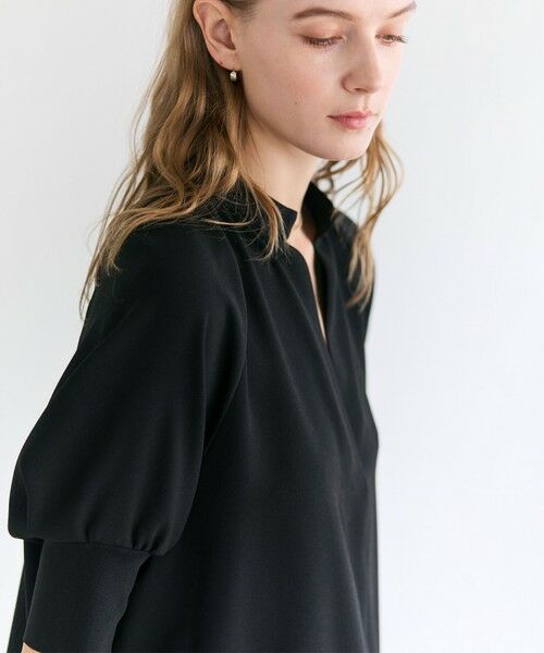 BEIGE, / ベイジ, シャツ・ブラウス | FLEUR / 異素材カフス スタンドカラーブラウス | 詳細1