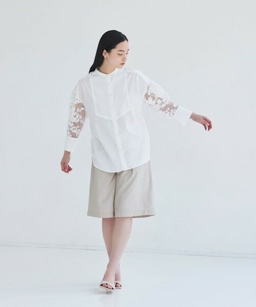 希少 キャロリーナ ヘレラ 花柄レースシャツブラウス White shirt M 希少 キャロリーナ ヘレラ 花柄レースシャツブラウス White shirt M