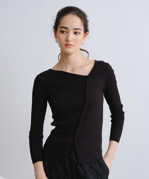 BIANCA / ビアンカ ニット・セーター | 【オールシーズン活躍】アシンメトリー変形Ｖネックプルオーバー（ブラック1）