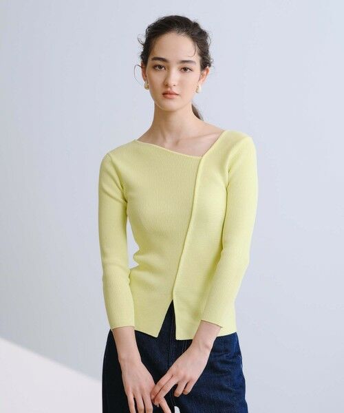 BIANCA / ビアンカ ニット・セーター | 【オールシーズン活躍】アシンメトリー変形Ｖネックプルオーバー（イエロー1）