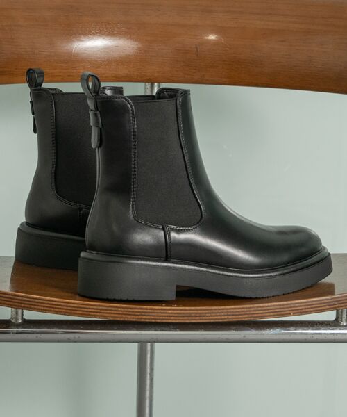 Bridget Birkin/ブリジットバーキン 【ROUND ABOUT】プルストラップサイドゴアショートブーツ ブラック 36 Bridget Birkin/ブリジットバーキン 【ROUND ABOUT】プルストラップサイドゴアショートブーツ ブラック 36