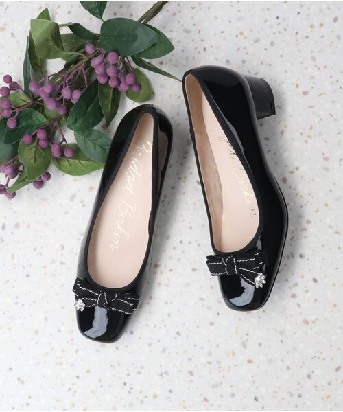 Bridget Birkin/ブリジットバーキン 【BRIDGET BIRKIN】リボンビジューフラワーパンプス ブラックエナメル 24.5