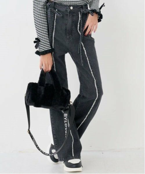 by LOVEiT / バイ ラビット その他パンツ | リボン付きフリンジデニムパンツ（黒）