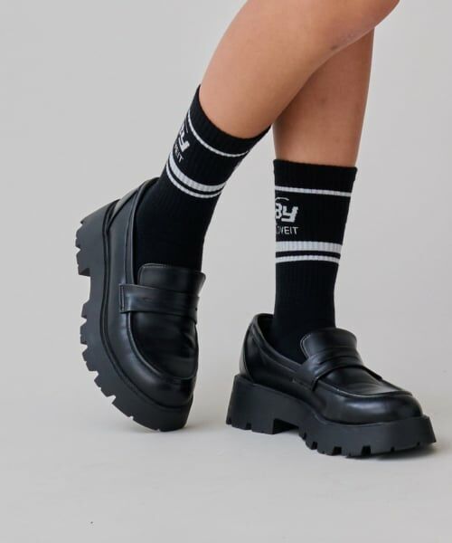 by LOVEiT / バイ ラビット ソックス | ロゴクルーソックス（黒）
