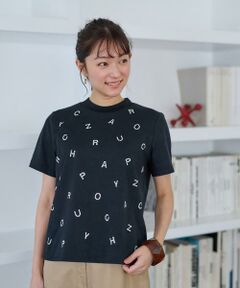 前総柄ロゴＴシャツ