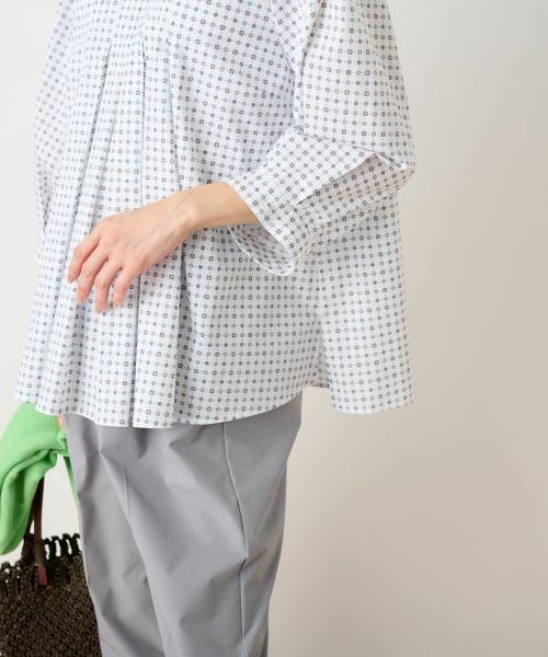 CARA O CRUZ / キャラ・オ・クルス シャツ・ブラウス | 洗える のびのび幾何学柄タックブラウス | 詳細13
