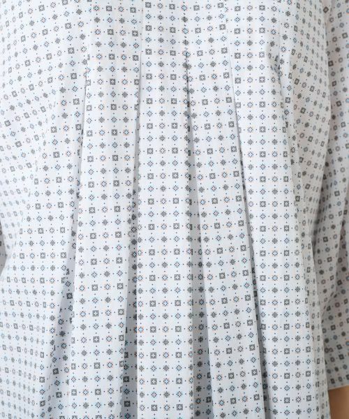 CARA O CRUZ / キャラ・オ・クルス シャツ・ブラウス | 洗える のびのび幾何学柄タックブラウス | 詳細14