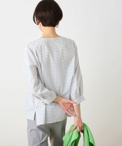 CARA O CRUZ / キャラ・オ・クルス シャツ・ブラウス | 洗える のびのび幾何学柄タックブラウス | 詳細4