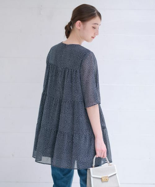 CARA O CRUZ / キャラ・オ・クルス シャツ・ブラウス | 洗える ドットのティアードブラウス（ネイビー）