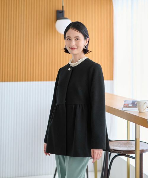 CARA O CRUZ / キャラ・オ・クルス テーラードジャケット | パール調ボタンの切替ギャザージャケット | 詳細3