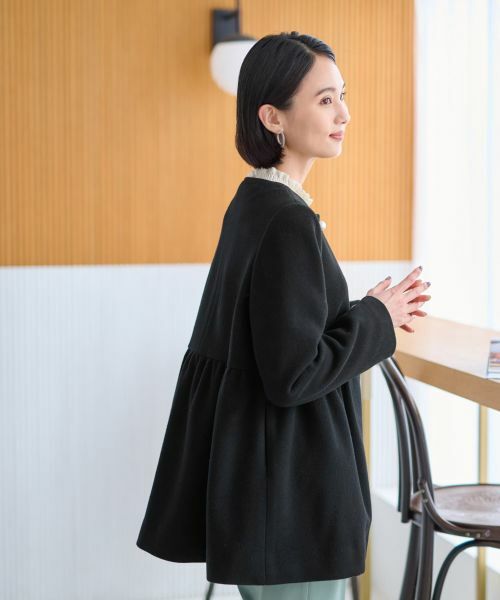 CARA O CRUZ / キャラ・オ・クルス テーラードジャケット | パール調ボタンの切替ギャザージャケット | 詳細5