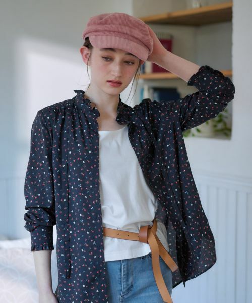 CARA O CRUZ / キャラ・オ・クルス シャツ・ブラウス | 洗える タイ付き小花柄 バンドカラーブラウス【CoC by CARA O CRUZ】 | 詳細1